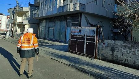 Keçiören Belediyesinin Uzman Grupları Hasar Tespit İçin Alanda