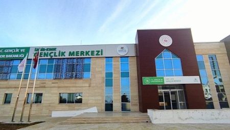 İzmir Kınık’ta Afetzede Konuklar İçin Sostal Merket Açıldı