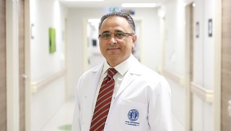 Çocuklarda Karın Ağrısı: Temiz Bir Şikâyet Mi, Yoksa Önemli Bir Hastalığın Habercisi Mi?