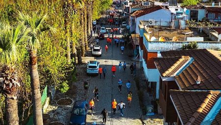 Yüzlerce atlet Efes Ultra Maratonu’nda dünya mirasını koşarak keşfetti