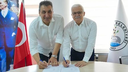 Aslan Yol Burhaniye Belediyespor’da Başantrenör Mustafa Seçerlioğlu periyodu başladı