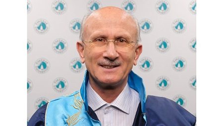 Prof. Dr. Reşat Öngören: “Peygamberler ve velîler bile Hak ve hakikatle buluşmadan evvel yalnızlık yaşıyor!”